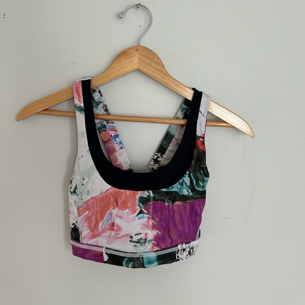 Lululemon sports bra